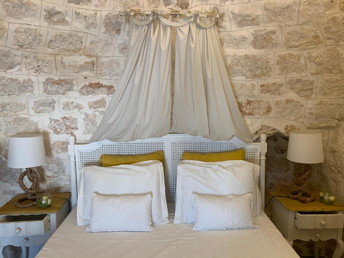 チステルニーノ Trulli Tesoro Bed & Breakfast エクステリア 写真